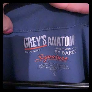 Small gray/ pewter color scrub set
